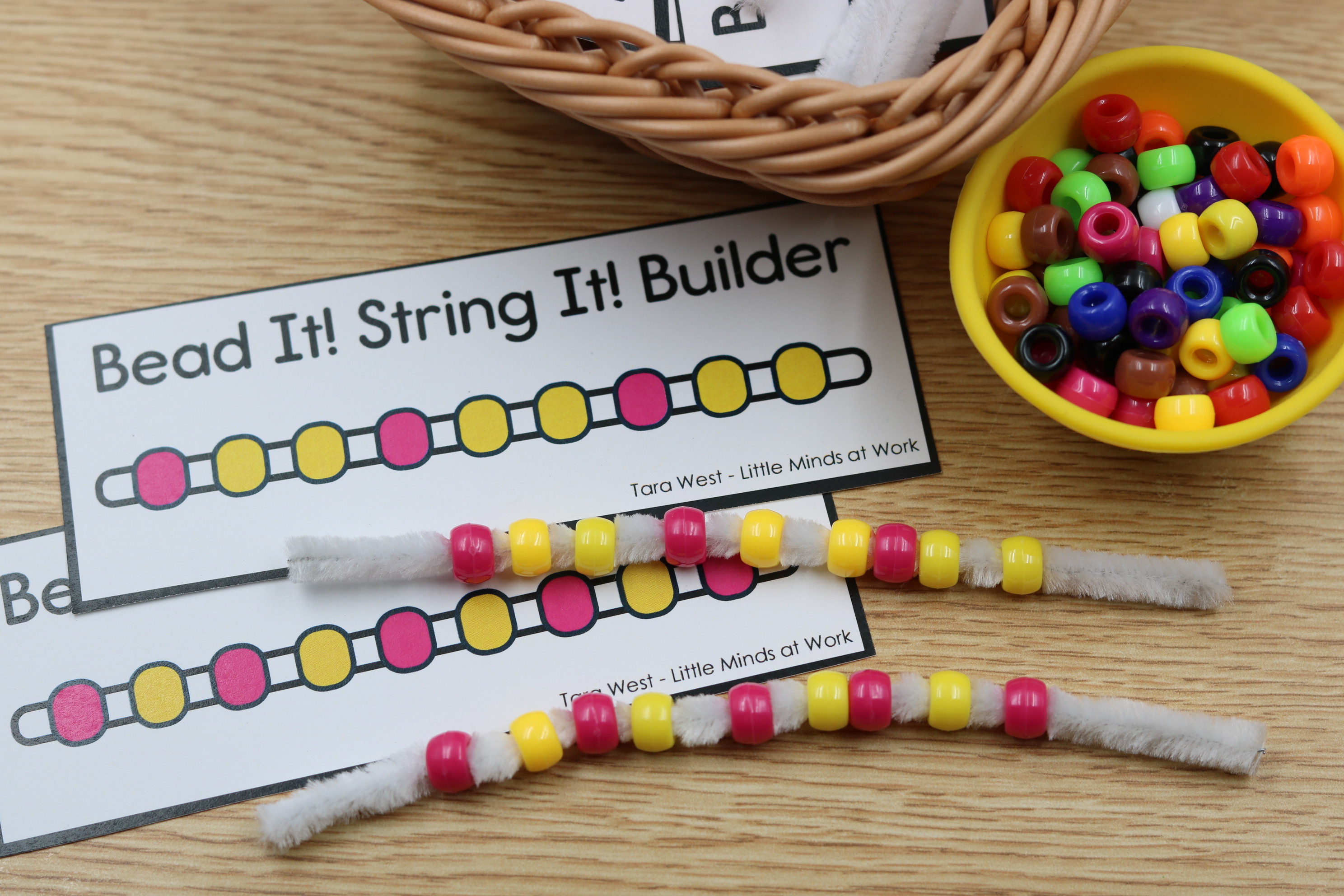 Free fine motor string beads using a pipe cleaner and pony beads