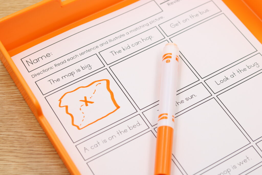 Free CVC read and draw worksheets for phonics comprehension