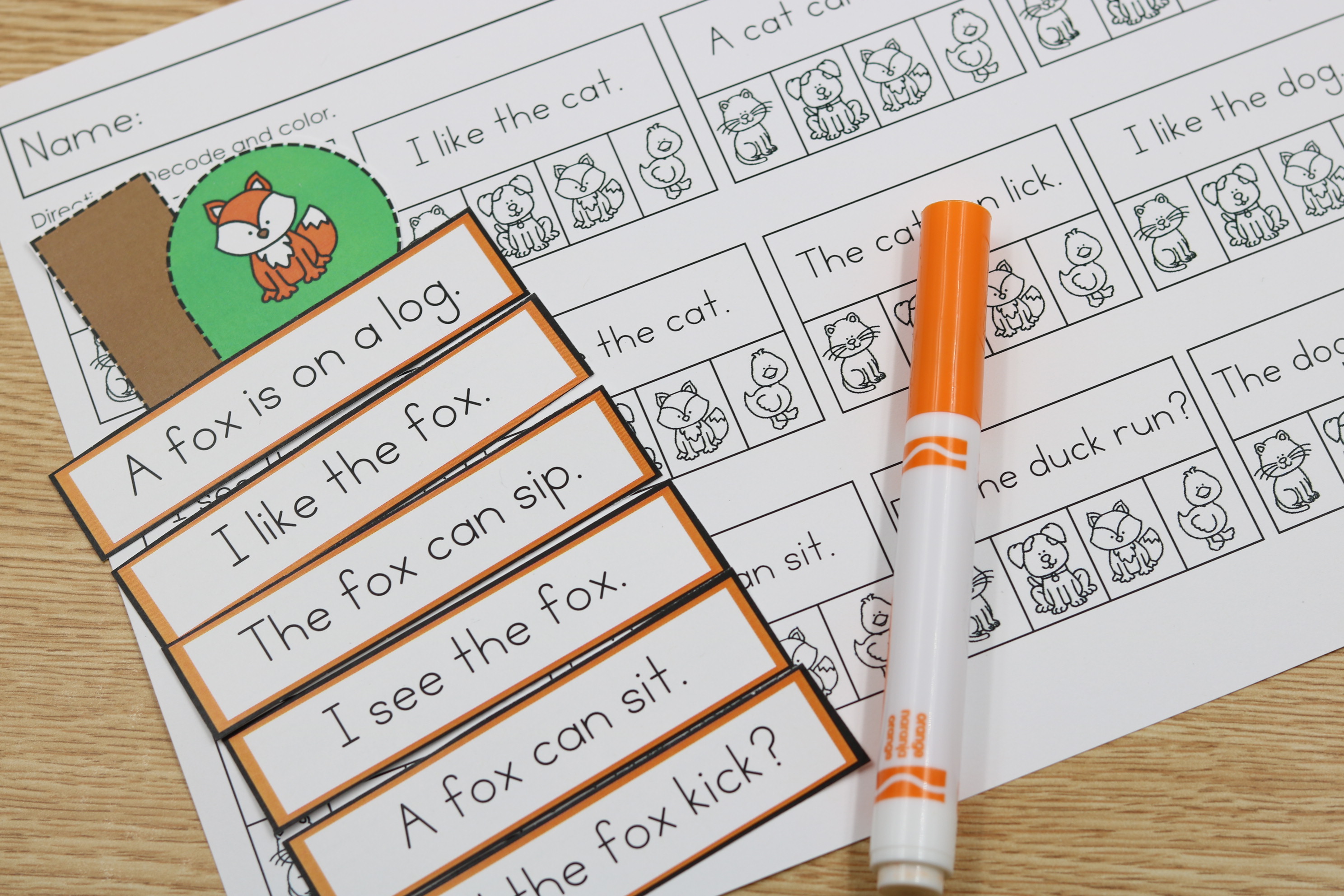 Free October pumpkin CVC sentence match-up activity for phonics centers