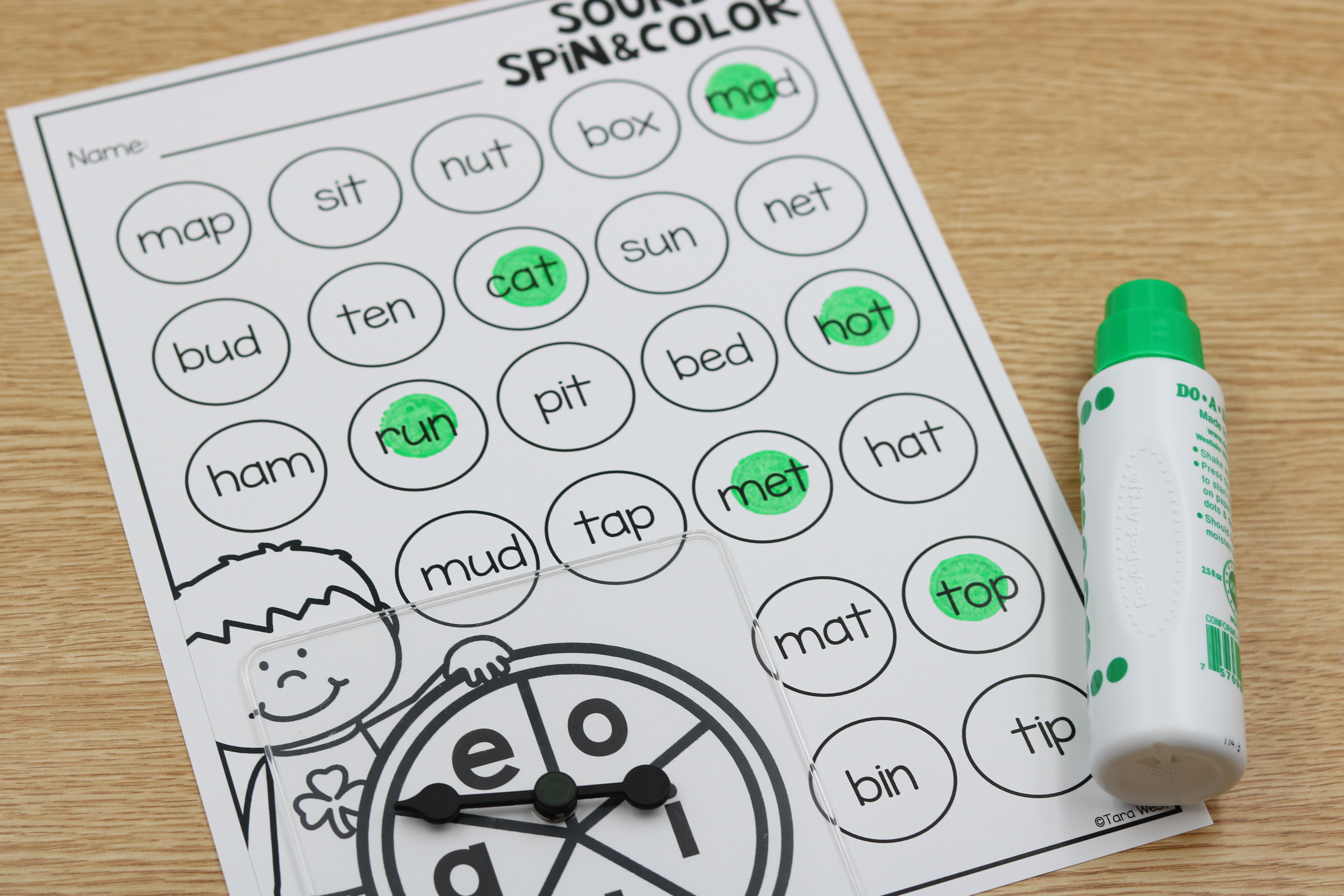 March CVC spin and color printable phonics activity